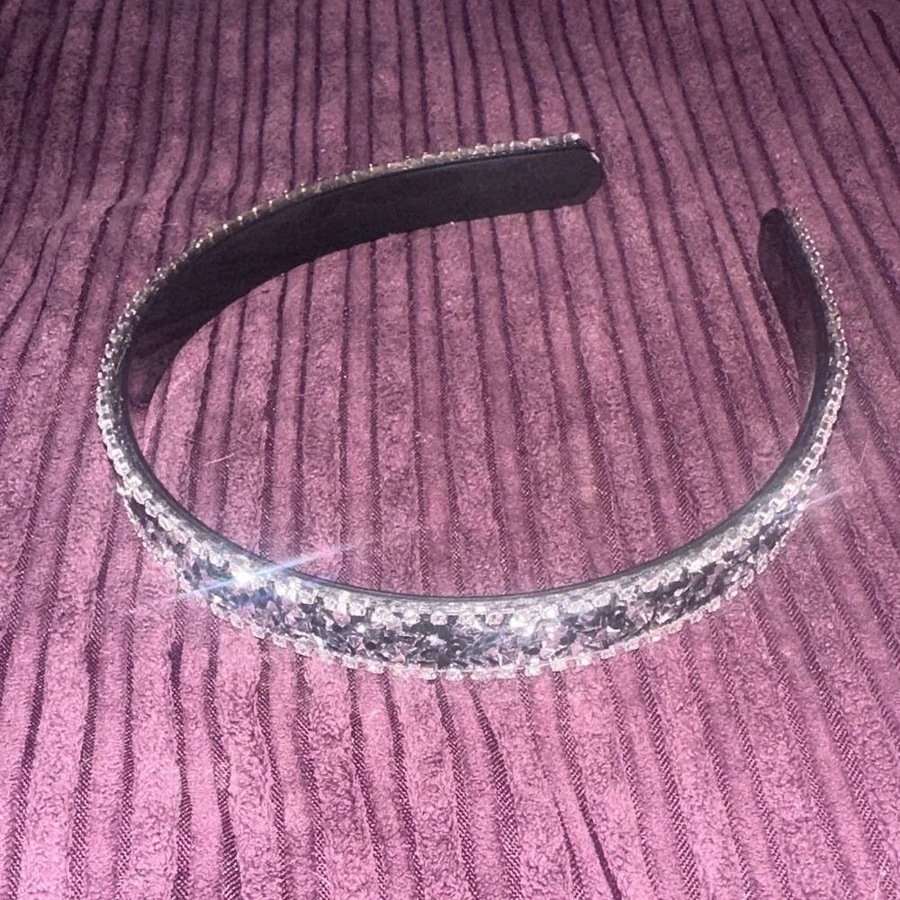 Elegant Black and Silver Headband